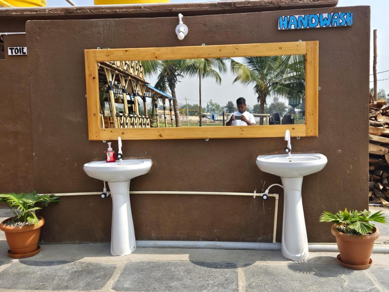 The King On The Rocks Resort Hampi Exterior photo